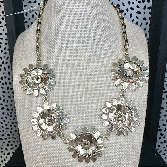 NWT Leslie Danzis Gold Tone Pink Floral Statement Necklace Large Chunky Sparkly - Picture 3 of 6